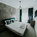 Luxury דירה